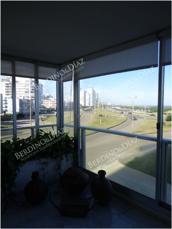 Apartamento ID.1171 - Planta super amplia frente al mar.