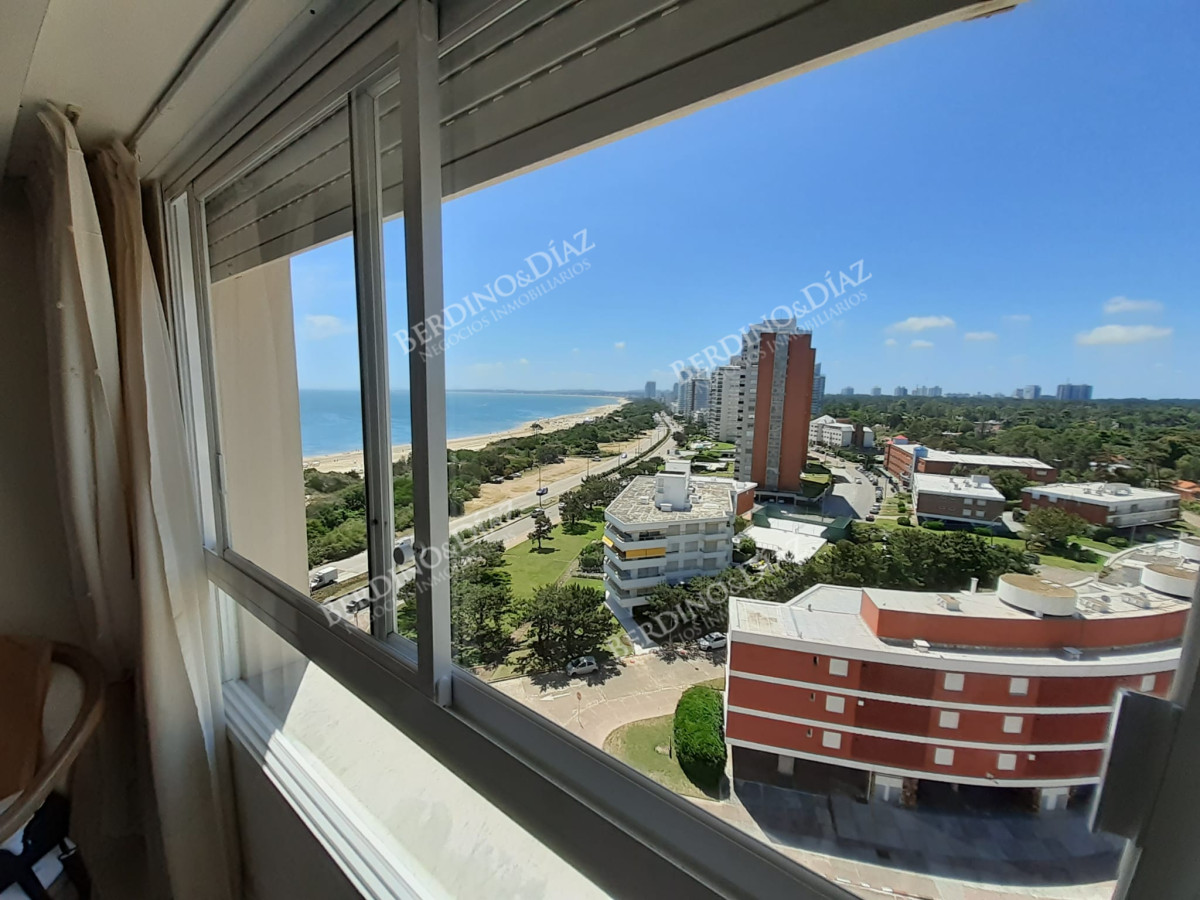 Apartamento ID.2794 - Apartmantoo en venta en edificio de Alta gama en playa mansa