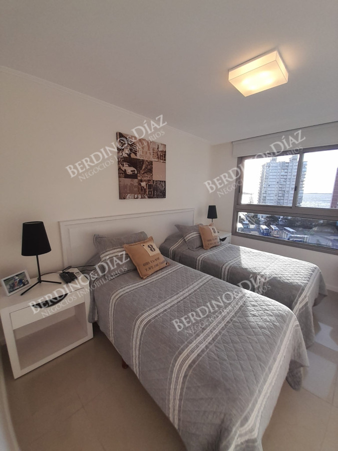 Apartamento ID.2937 - Apartamento en Alquiler de 3 dormitorios en Punta del este , Torre Imperiale , Playa Mansa 