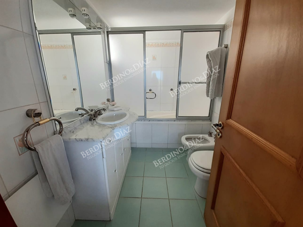 Apartamento ID.1170 - Edificio de Categoría sobre el Mar en Parada 13 de la Brava