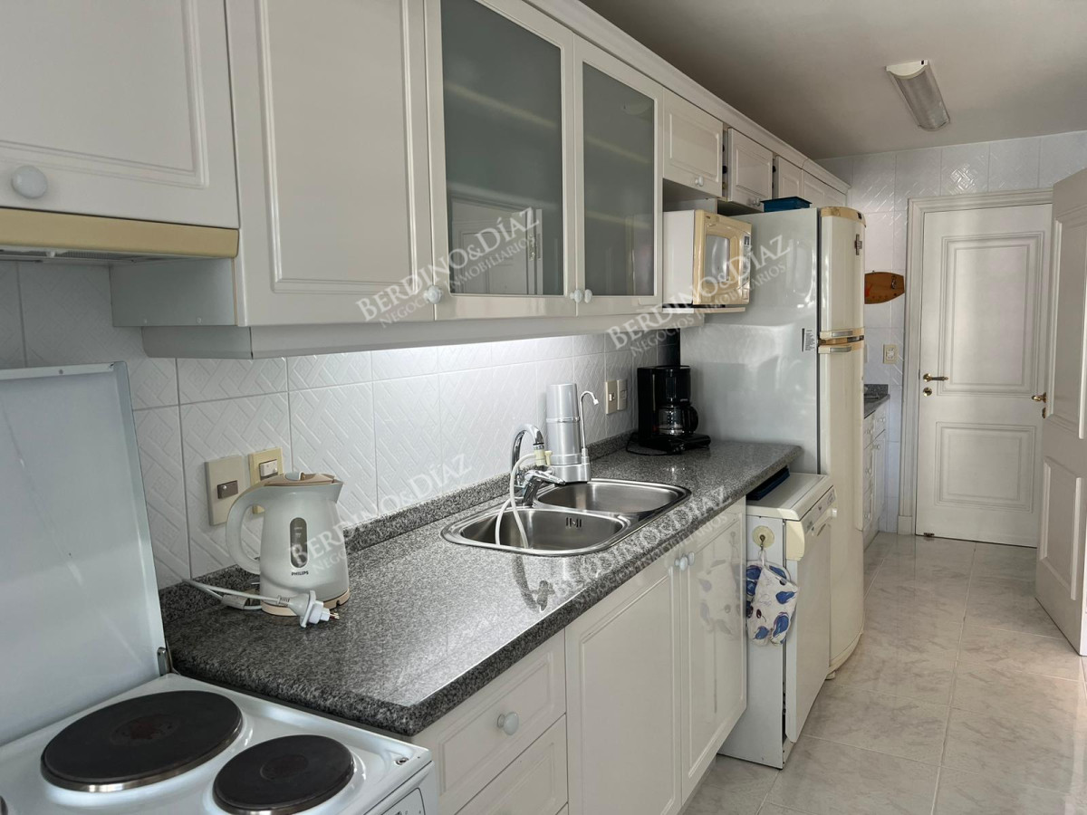 Apartamento ID.2789 - Apartamento en venta primera linea Mansa 3 dormitorios