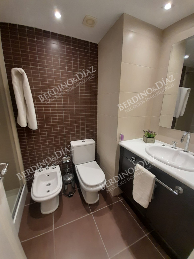 Apartamento ID.2937 - Apartamento en Alquiler de 3 dormitorios en Punta del este , Torre Imperiale , Playa Mansa 