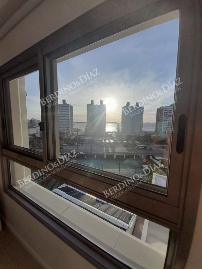 Apartamento ID.2937 - Apartamento en Alquiler de 3 dormitorios en Punta del este , Torre Imperiale , Playa Mansa 