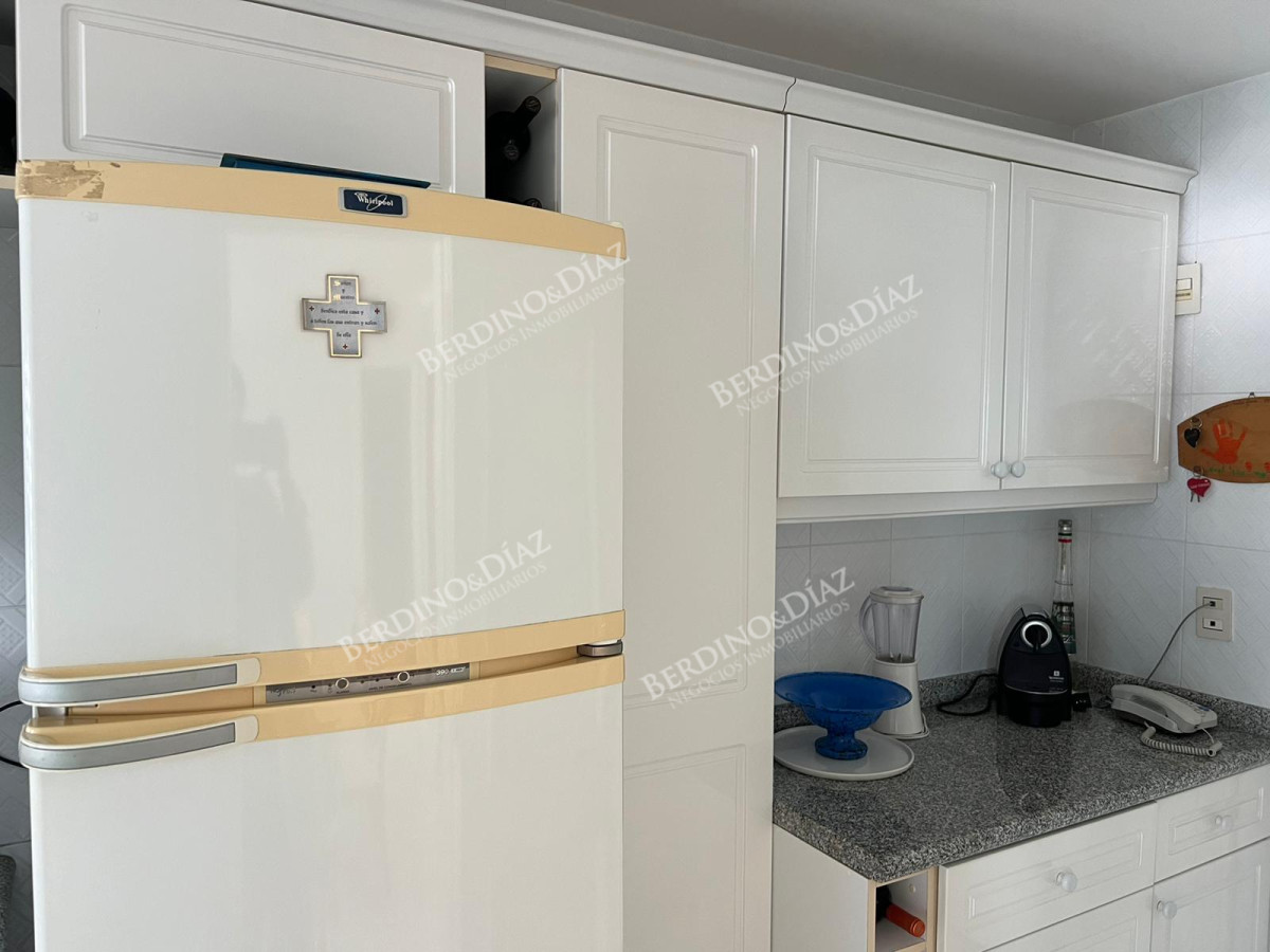 Apartamento ID.2789 - Apartamento en venta primera linea Mansa 3 dormitorios