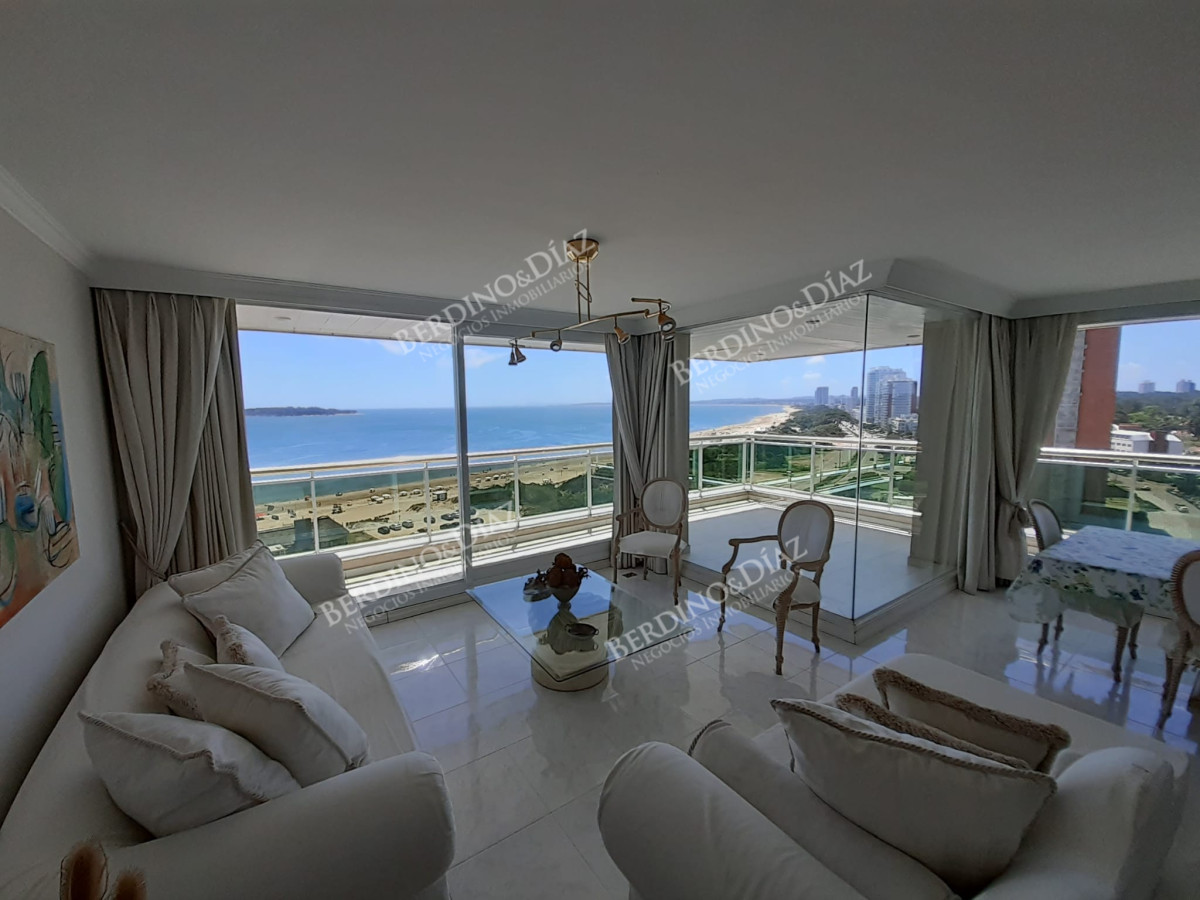 Apartamento ID.2794 - Apartmantoo en venta en edificio de Alta gama en playa mansa