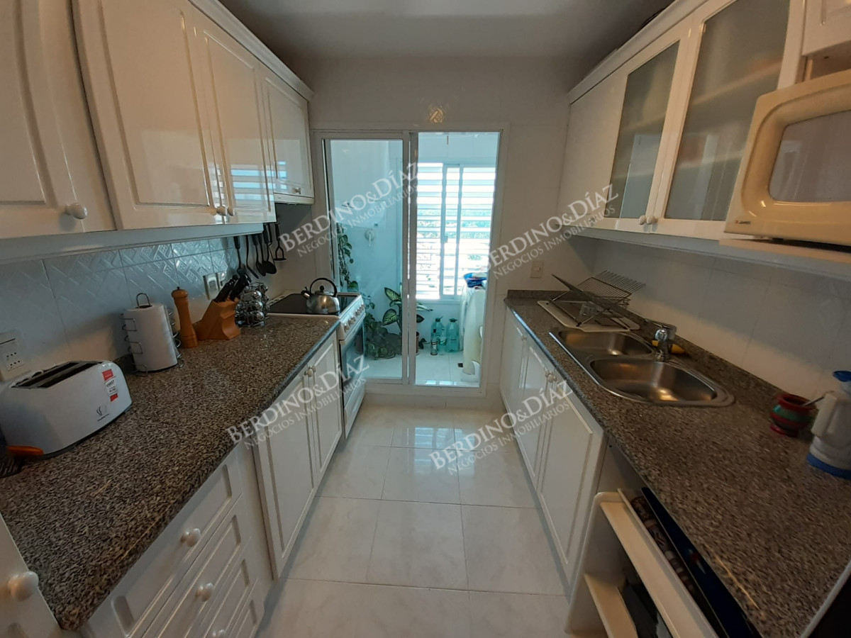 Apartamento ID.2794 - Apartmantoo en venta en edificio de Alta gama en playa mansa