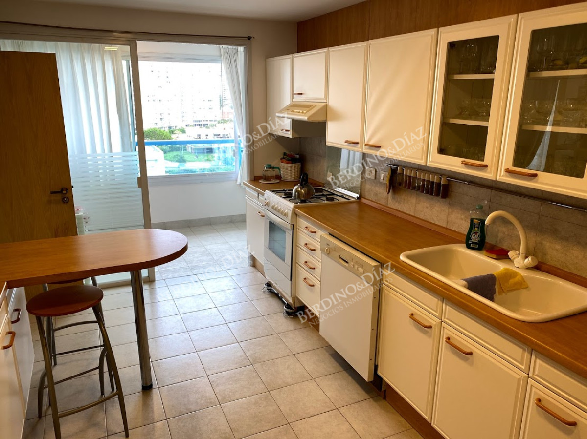 Apartamento ID.1168 - Apartamento frente al mar en la Playa Brava