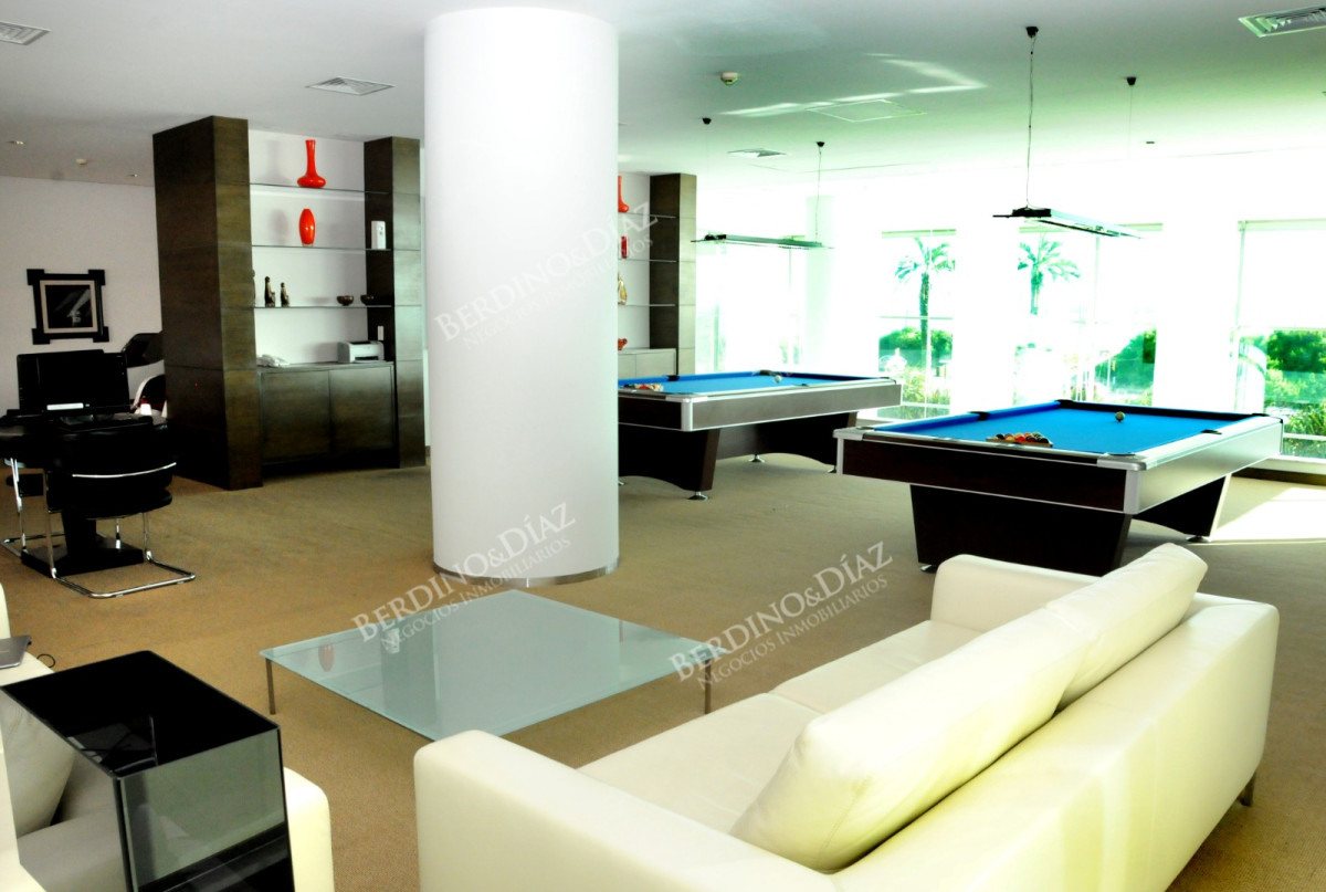 Apartamento ID.2801 - Mansa, 2 dormitorios en venta Torre con servicios vista a playa