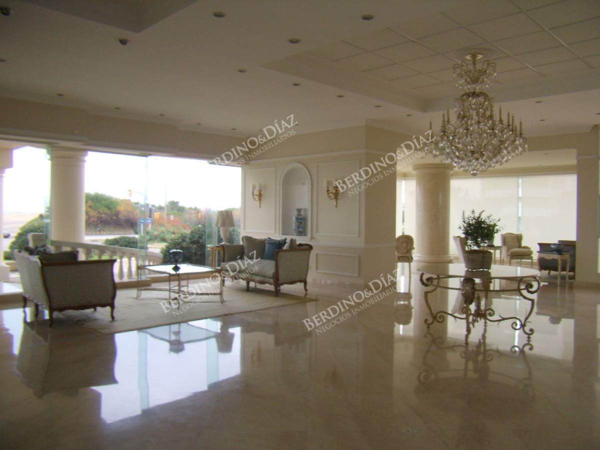 Apartamento ID.2606 - Coral Tower en venta 3 dormitorios
