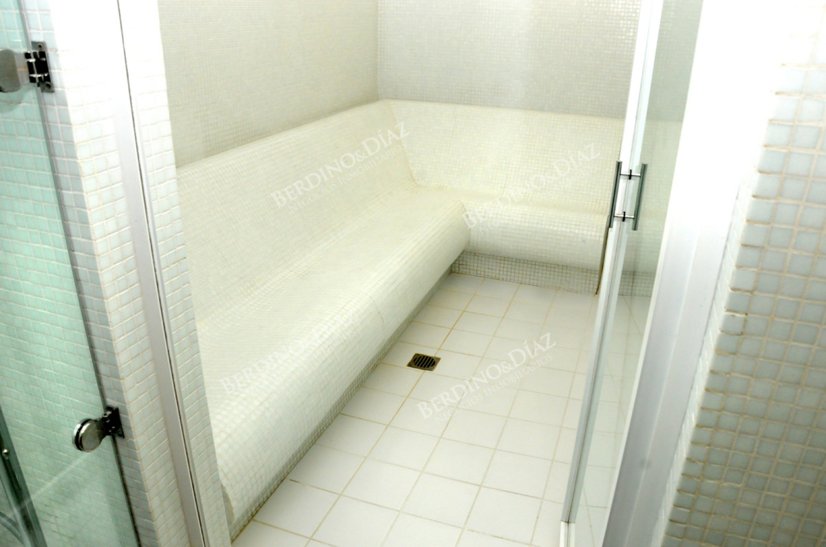 Apartamento ID.2801 - Mansa, 2 dormitorios en venta Torre con servicios vista a playa