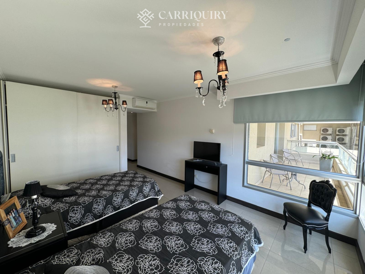 Apartamento ID.8433/Apartamento-en-Mansa--Punta-del-Este-en-venta-de-3-dormitorios. - Apartamento en Brava, 3 dormitorios *