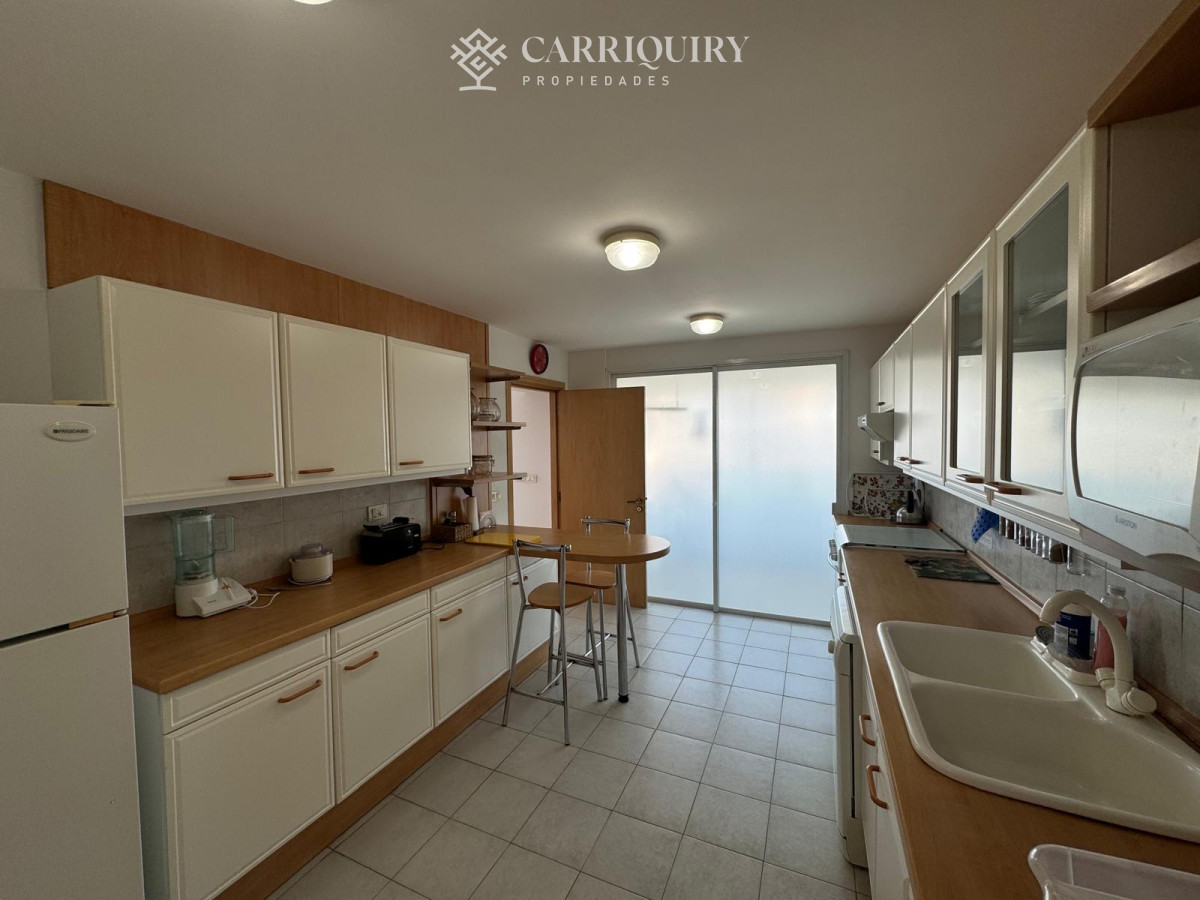 Apartamento ID.8248/Departamento-en-venta-3-dormitorios-en-suite- - Apartamento en playa Brava 