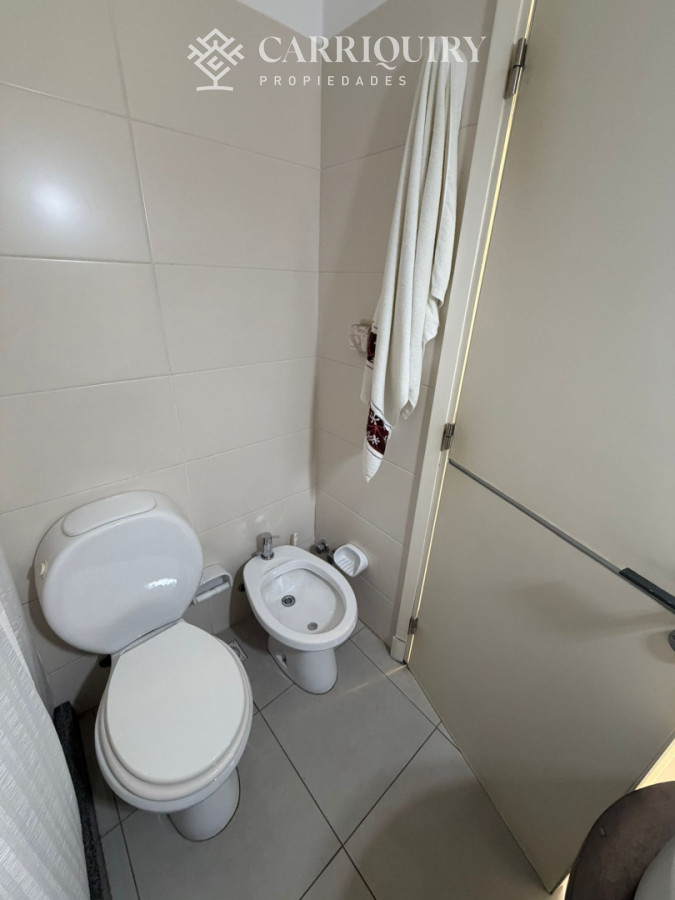 Apartamento ID.10555 - Apartamento de 1 dormitorio en Venta en Punta del este , Península , Bajos gastos a pasos del mar 