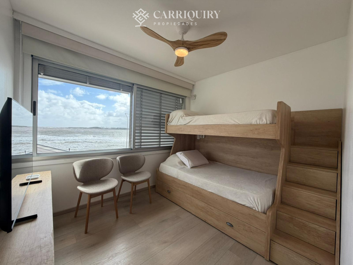 Apartamento ID.10097 - Apartamento de 2 dormitorios en venta en el Puerto , Punta del este 