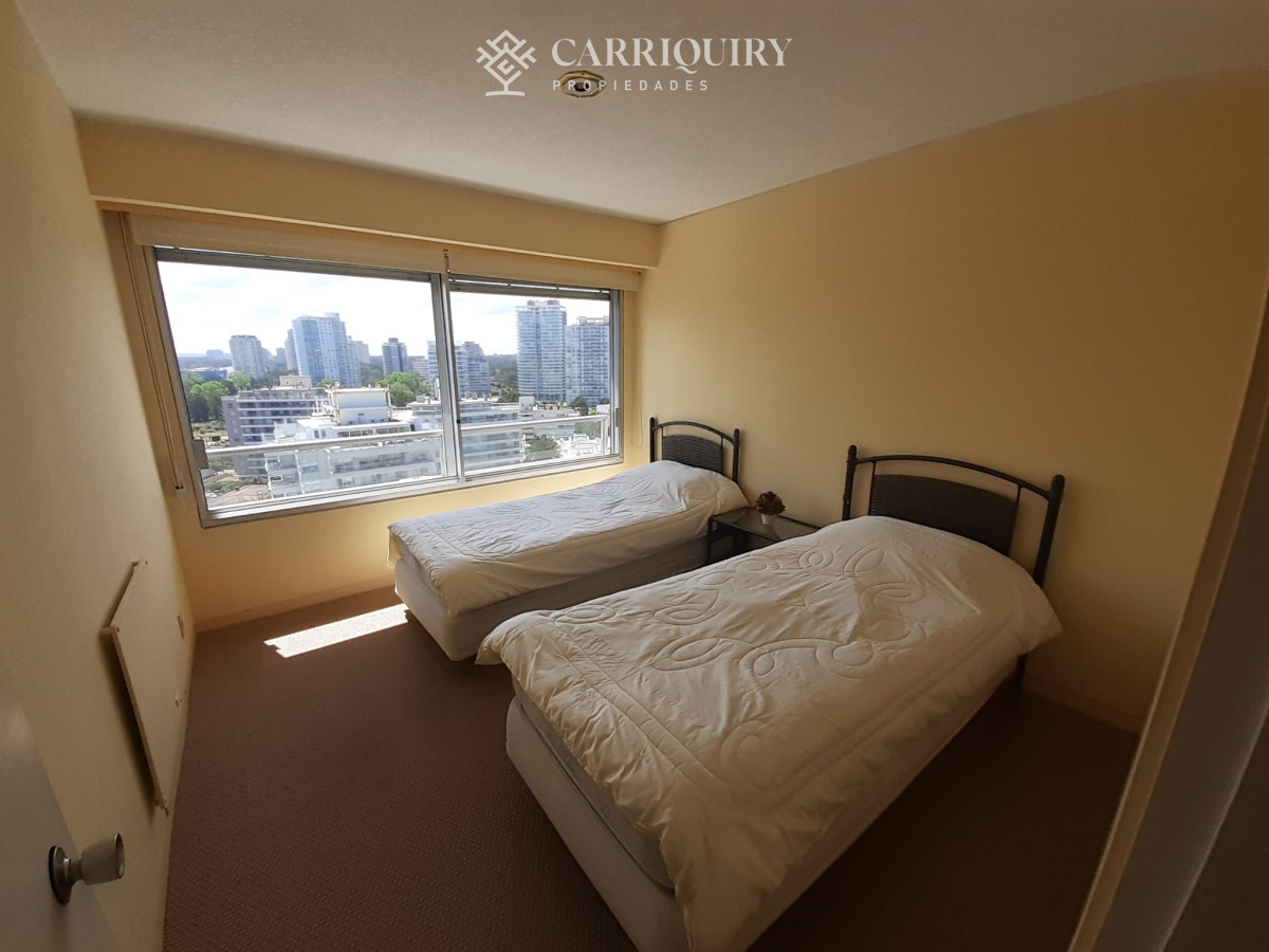 Apartamento ID.10633 - Apartamento en Venta de 3 dormitorios en  Punta del este , Playa Brava , Torre Tiburon 