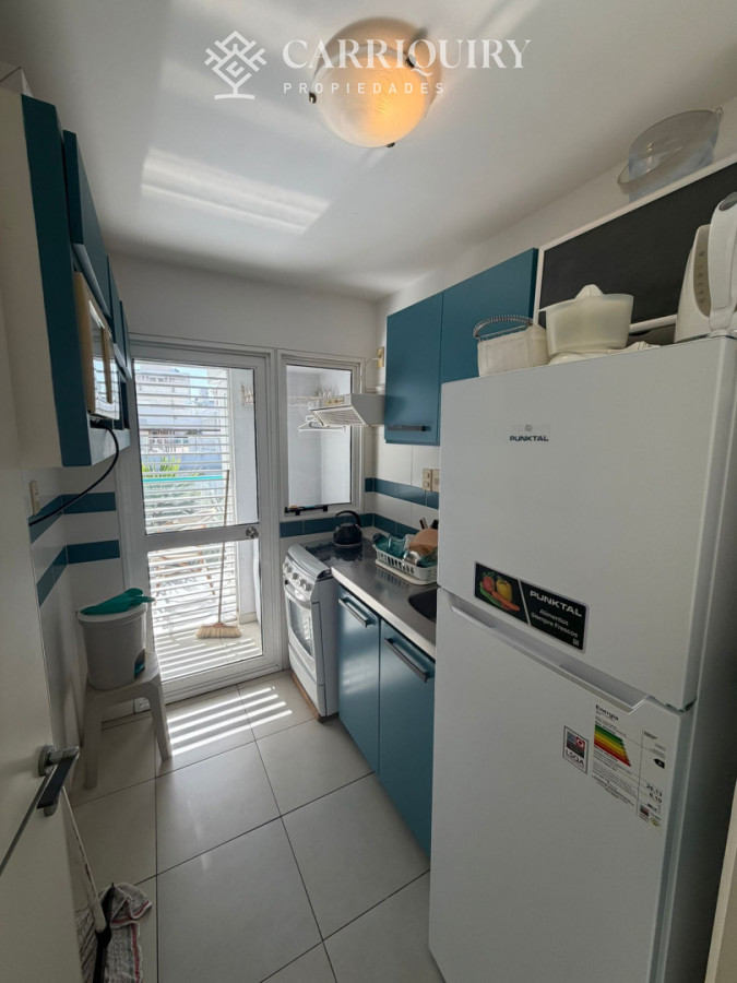 Apartamento ID.10555 - Apartamento de 1 dormitorio en Venta en Punta del este , Península , Bajos gastos a pasos del mar 