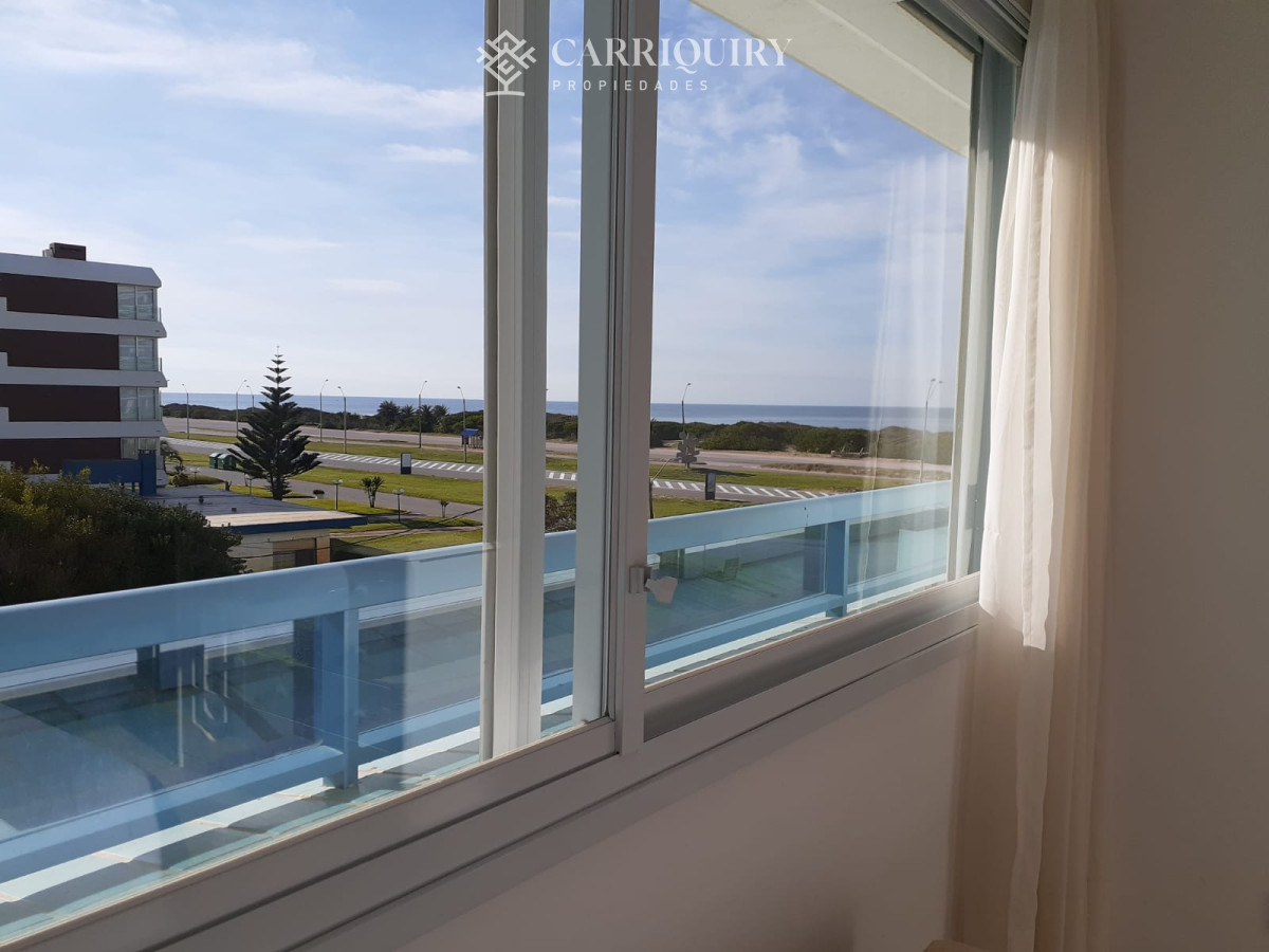 Apartamento ID.10527 - Apartamento en venta de 3 dormitorios en Punta del este , Playa brava , FINANCIA !!