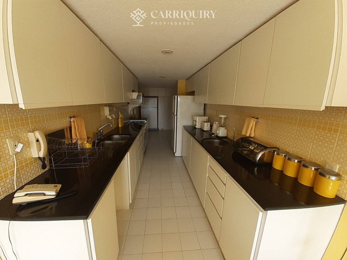 Apartamento ID.10633 - Apartamento en Venta de 3 dormitorios en  Punta del este , Playa Brava , Torre Tiburon 