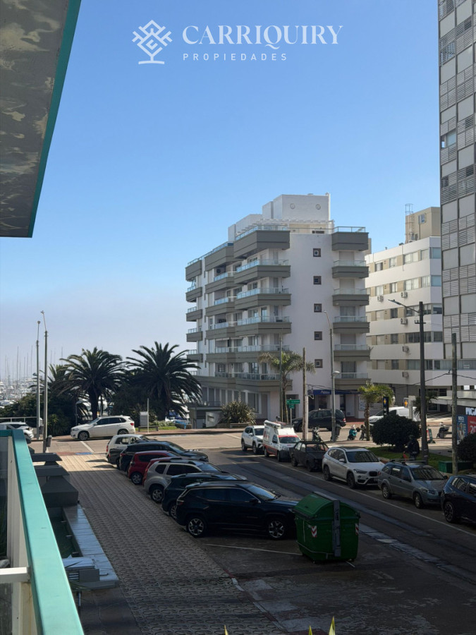 Apartamento ID.10555 - Apartamento de 1 dormitorio en Venta en Punta del este , Península , Bajos gastos a pasos del mar 