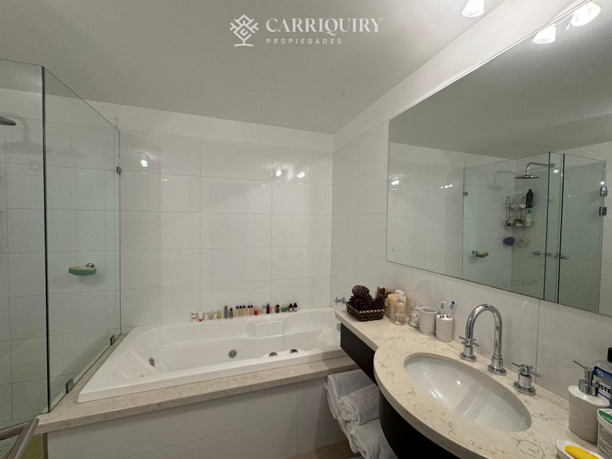 Apartamento ID.8433/Apartamento-en-Mansa--Punta-del-Este-en-venta-de-3-dormitorios. - Apartamento en Brava, 3 dormitorios *