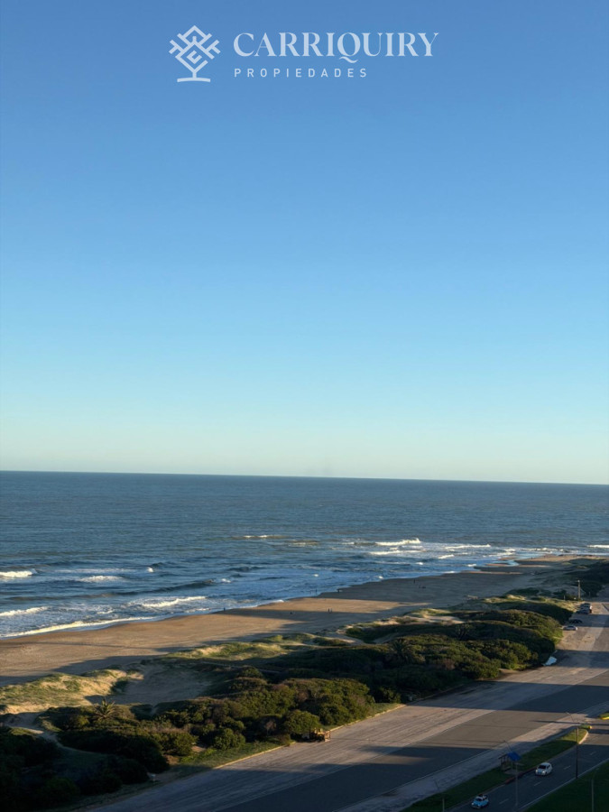 Apartamento ID.10633 - Apartamento en Venta de 3 dormitorios en  Punta del este , Playa Brava , Torre Tiburon 