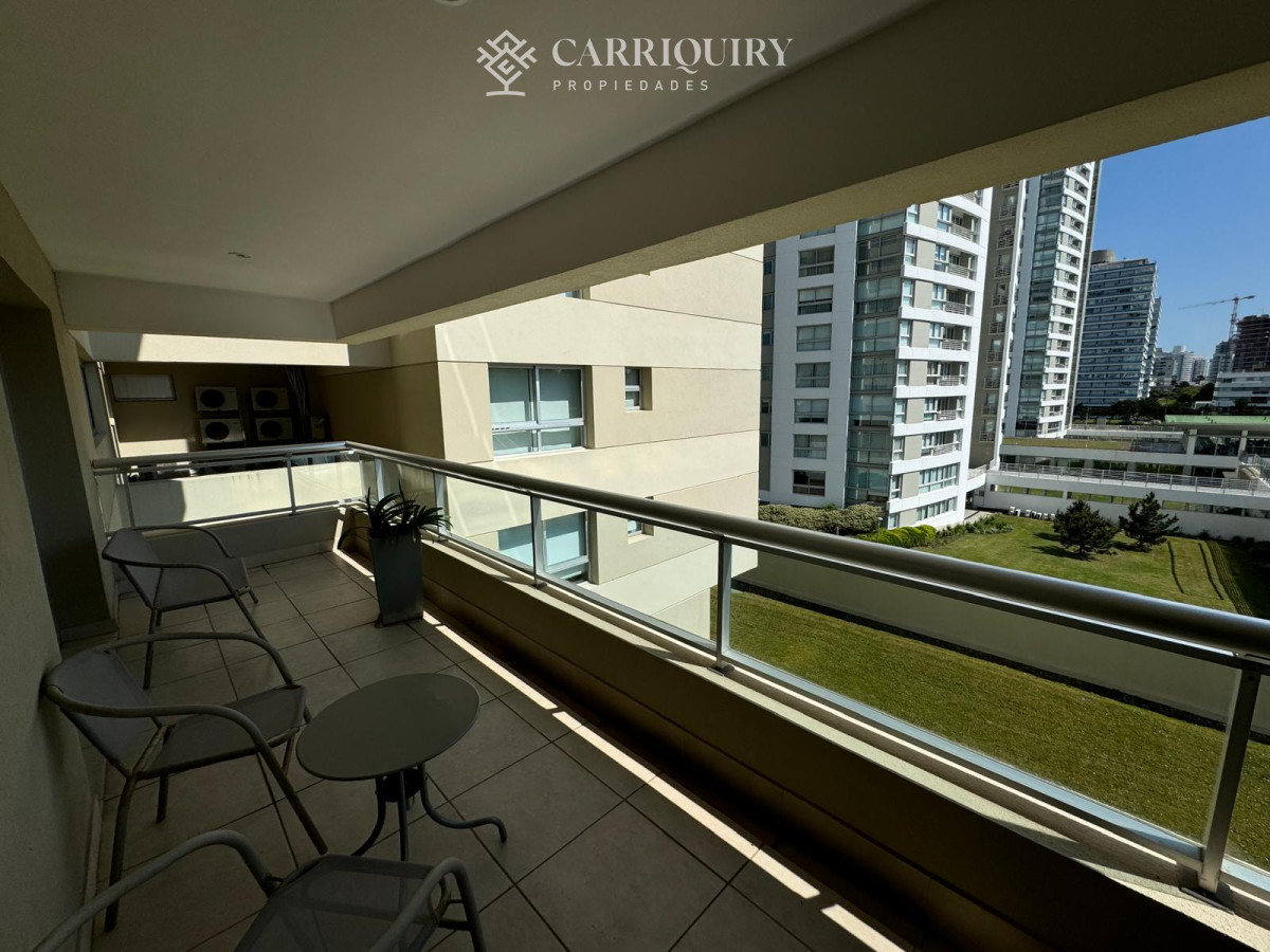 Apartamento ID.8433/Apartamento-en-Mansa--Punta-del-Este-en-venta-de-3-dormitorios. - Apartamento en Brava, 3 dormitorios *