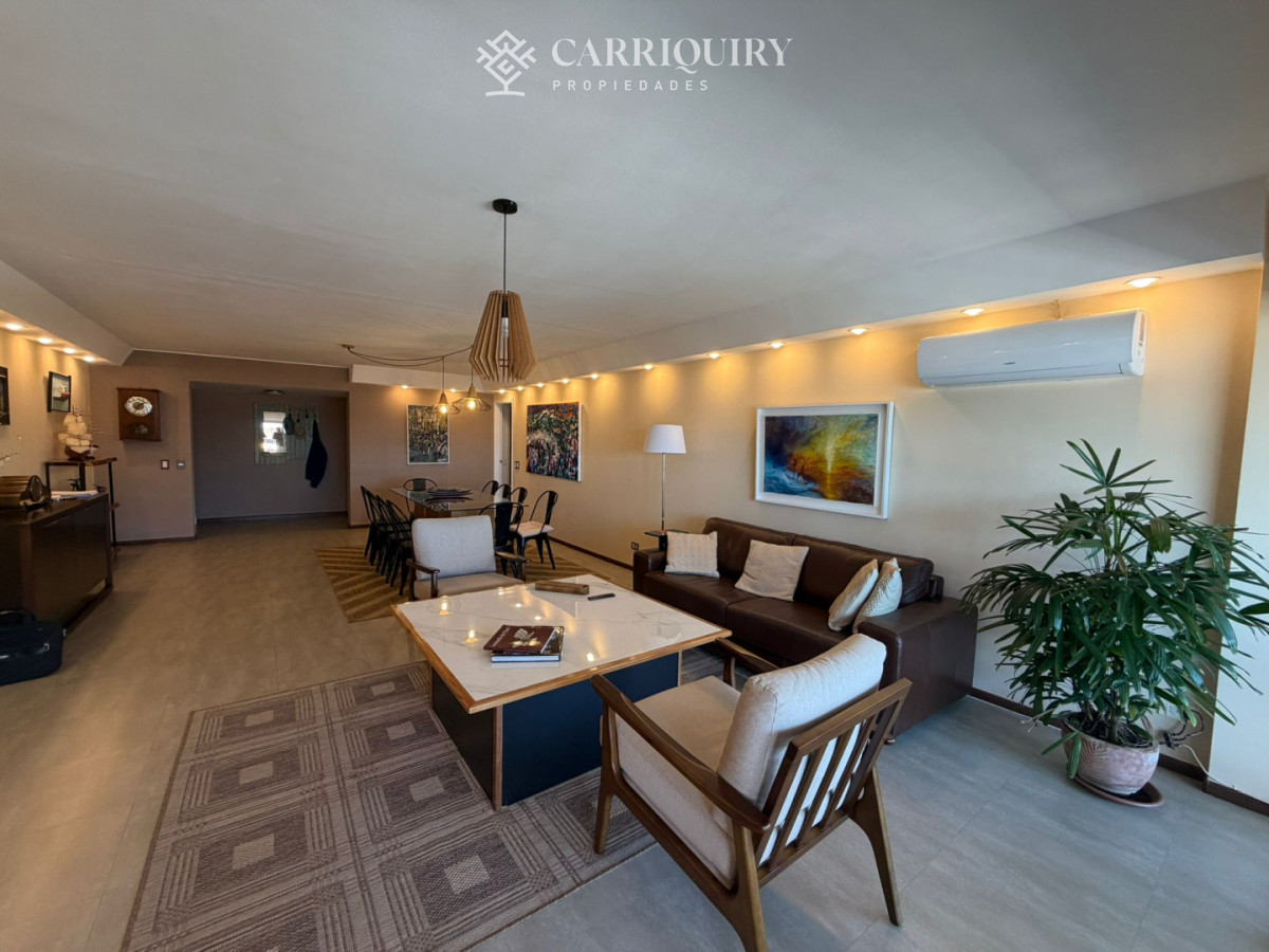Apartamento ID.10271 - Apartamento en Venta de 3 dormitorio en Punta del este . Playa mansa , Parada 1 