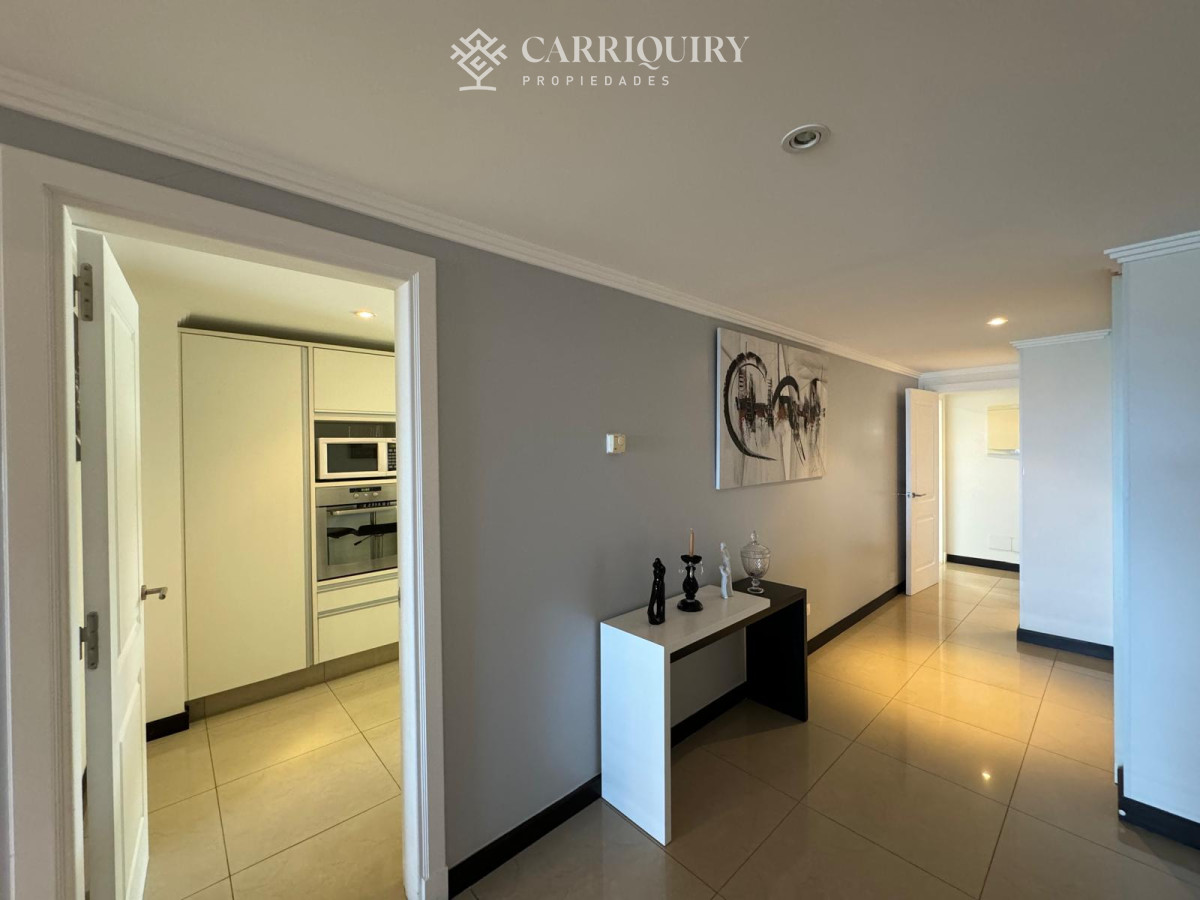 Apartamento ID.8433/Apartamento-en-Mansa--Punta-del-Este-en-venta-de-3-dormitorios. - Apartamento en Brava, 3 dormitorios *