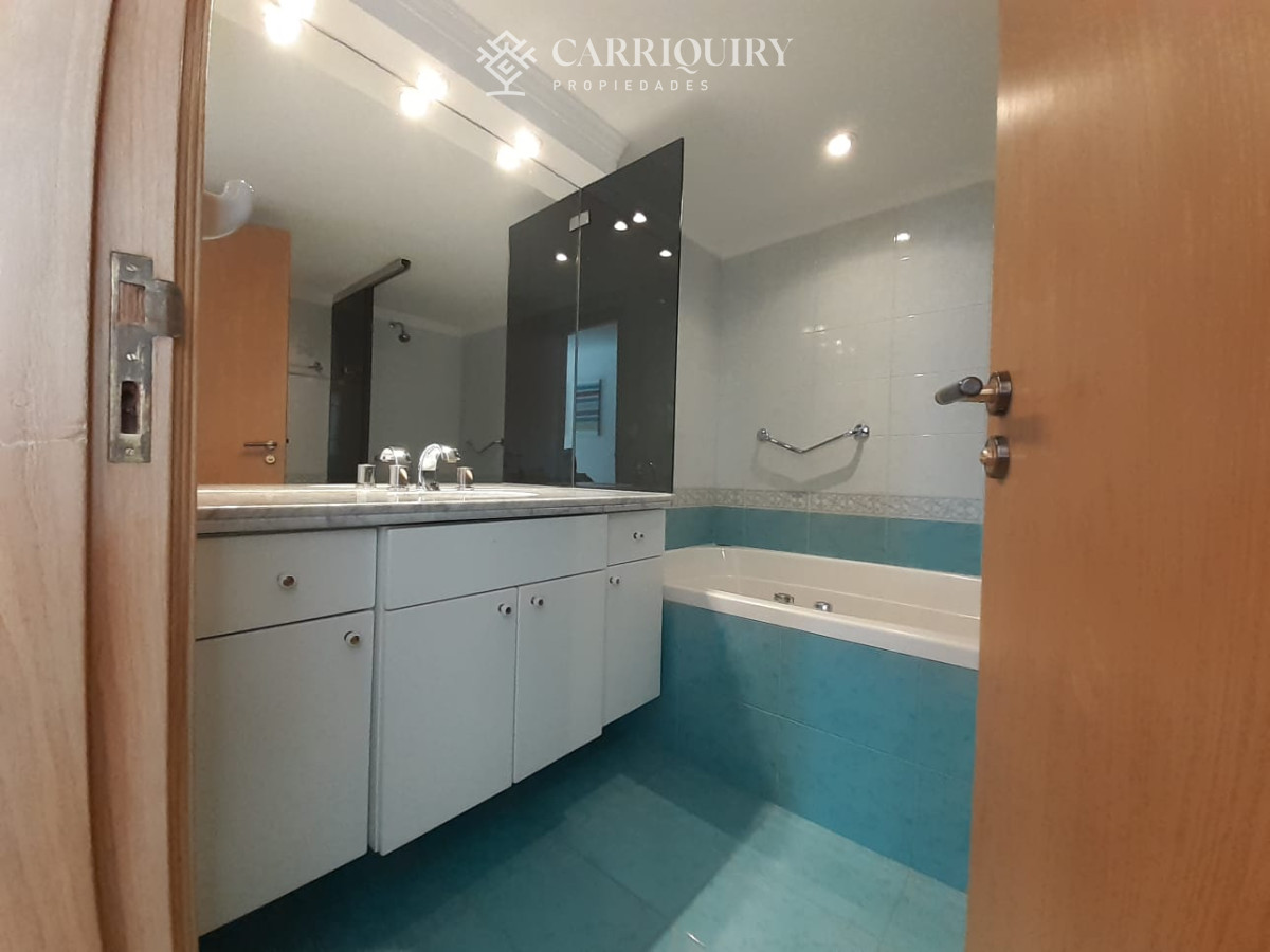 Apartamento ID.10527 - Apartamento en venta de 3 dormitorios en Punta del este , Playa brava , FINANCIA !!