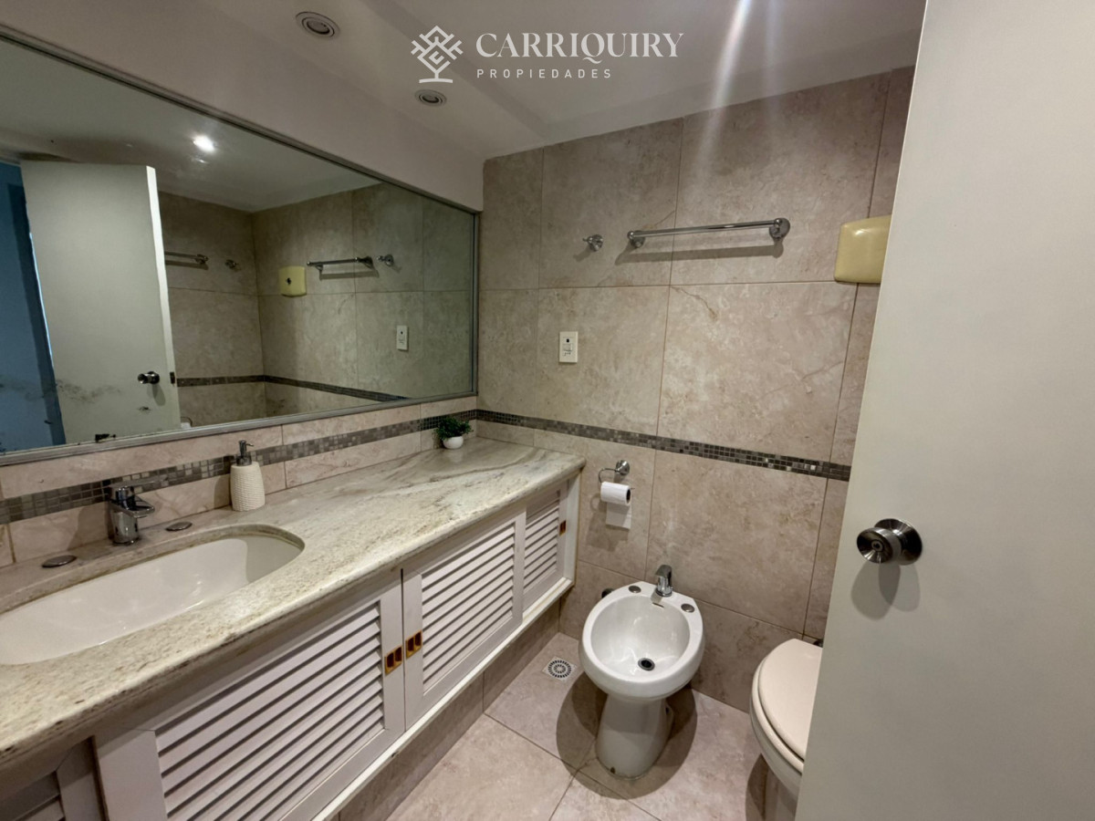 Apartamento ID.10271 - Apartamento en Venta de 3 dormitorio en Punta del este . Playa mansa , Parada 1 