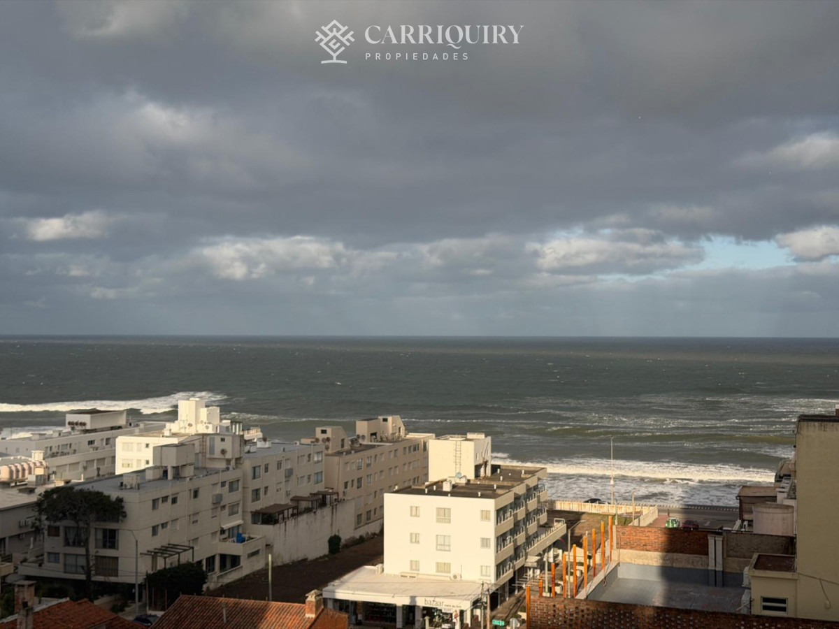 Apartamento ID.10040 - Apartamento de 2 dormitorios y medio en Punta del este , Gorlero , Península 