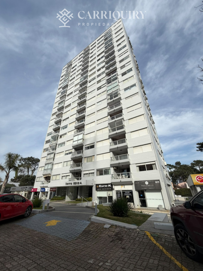 Apartamento ID.10385 - Apartamento en venta de 2 dormitorios en Roosevelt , Torre ibiza , Punta del este 