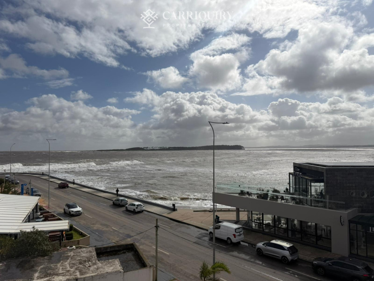 Apartamento ID.10097 - Apartamento de 2 dormitorios en venta en el Puerto , Punta del este 