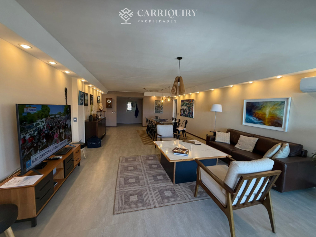 Apartamento ID.10271 - Apartamento en Venta de 3 dormitorio en Punta del este . Playa mansa , Parada 1 