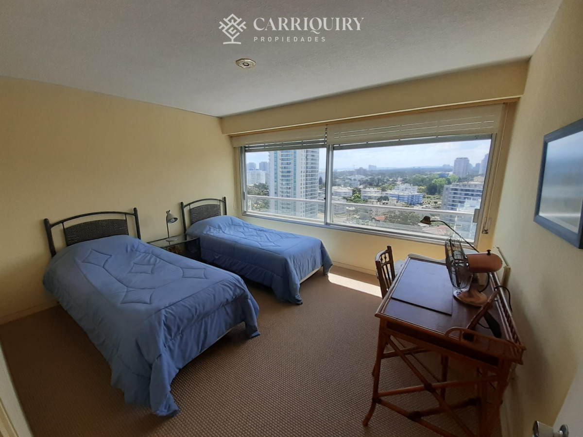 Apartamento ID.10633 - Apartamento en Venta de 3 dormitorios en  Punta del este , Playa Brava , Torre Tiburon 