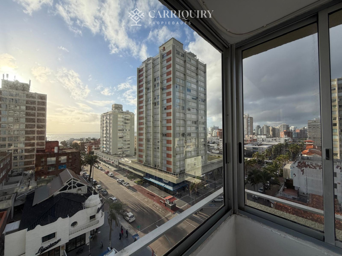 Apartamento ID.10040 - Apartamento de 2 dormitorios y medio en Punta del este , Gorlero , Península 