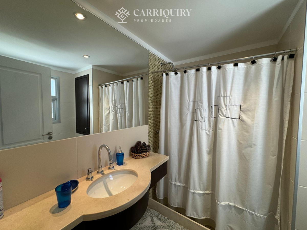 Apartamento ID.8433/Apartamento-en-Mansa--Punta-del-Este-en-venta-de-3-dormitorios. - Apartamento en Brava, 3 dormitorios *