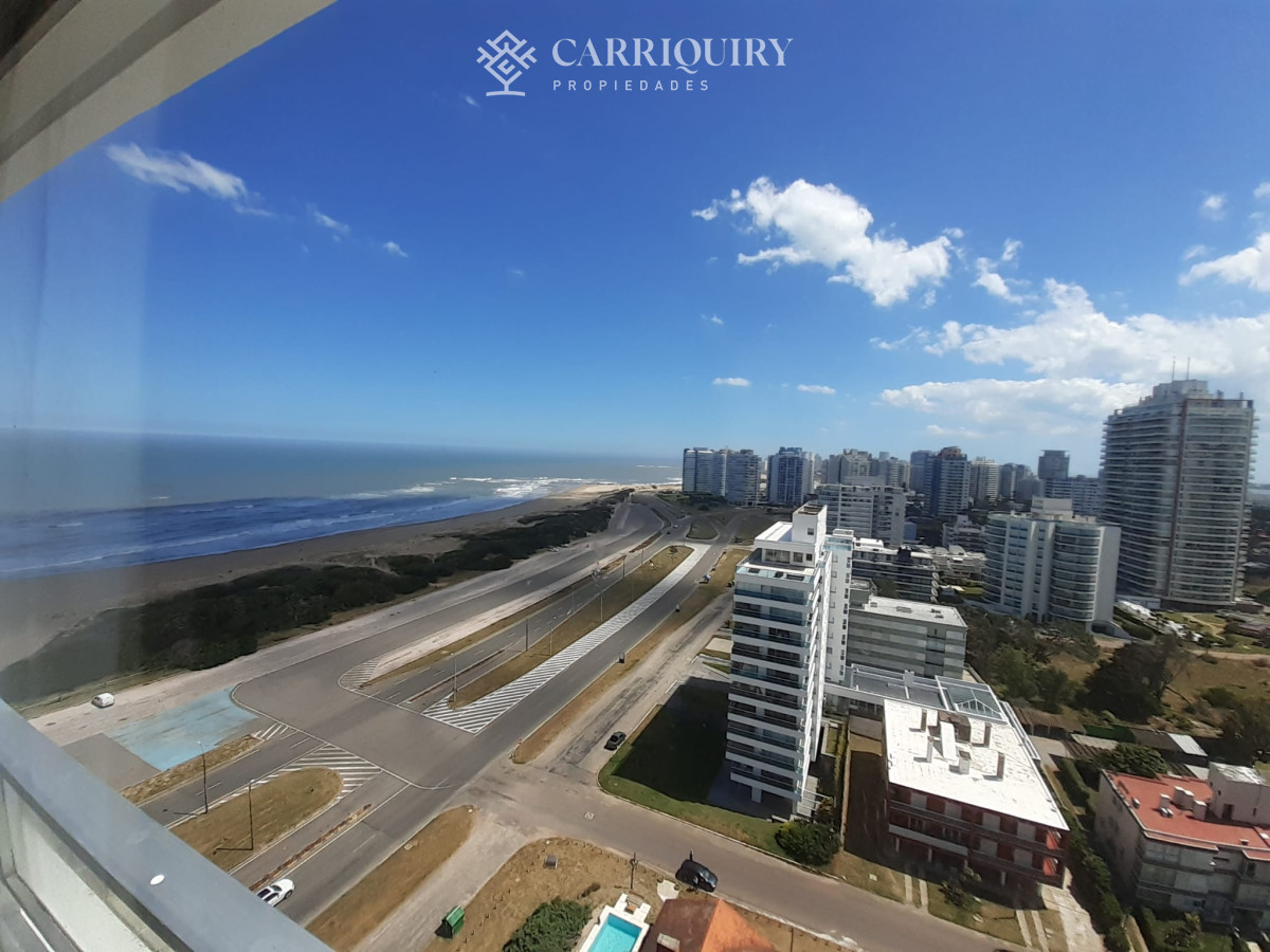 Apartamento ID.10633 - Apartamento en Venta de 3 dormitorios en  Punta del este , Playa Brava , Torre Tiburon 