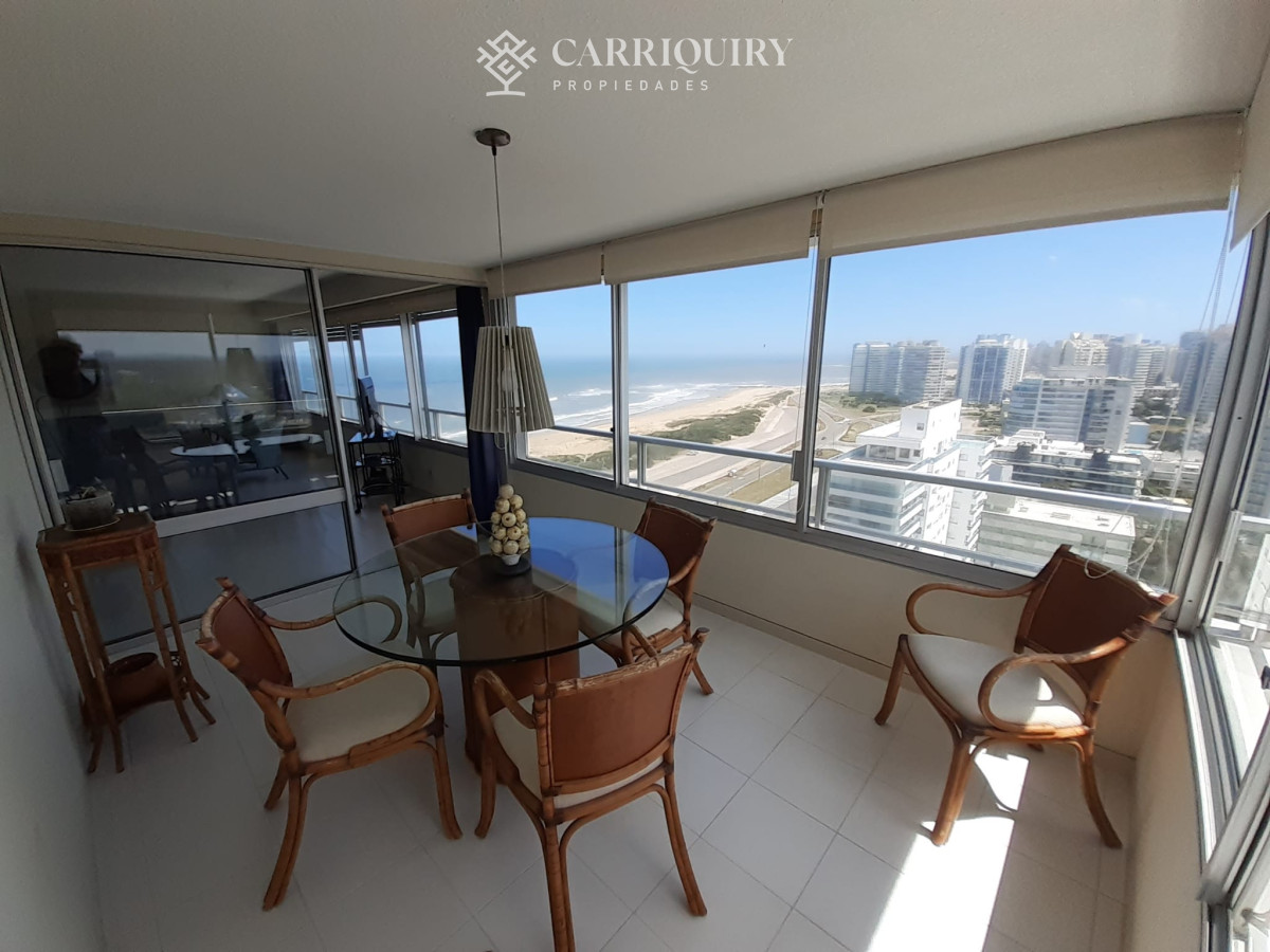 Apartamento ID.10633 - Apartamento en Venta de 3 dormitorios en  Punta del este , Playa Brava , Torre Tiburon 