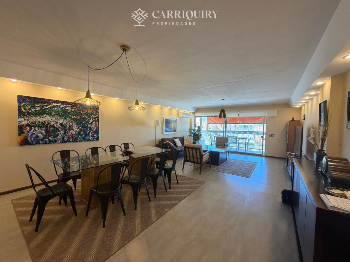 Apartamento ID.10271 - Apartamento en Venta de 3 dormitorio en Punta del este . Playa mansa , Parada 1 