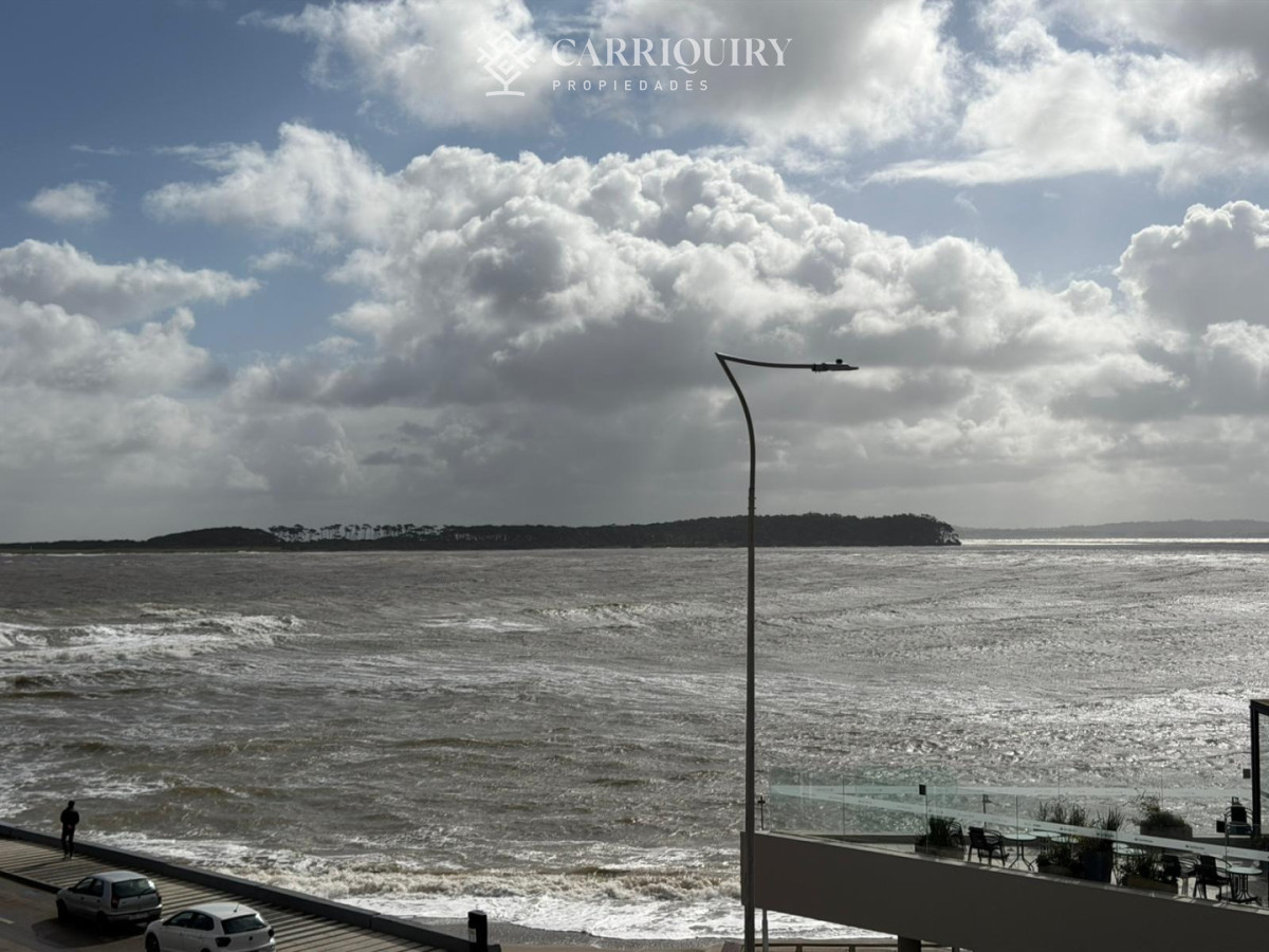 Apartamento ID.10097 - Apartamento de 2 dormitorios en venta en el Puerto , Punta del este 