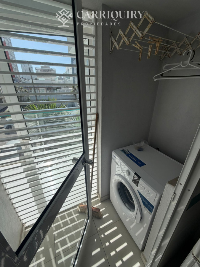 Apartamento ID.10555 - Apartamento de 1 dormitorio en Venta en Punta del este , Península , Bajos gastos a pasos del mar 