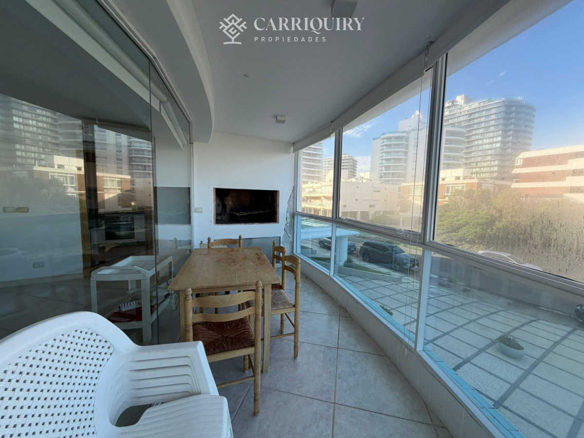 Apartamento ID.10527 - Apartamento en venta de 3 dormitorios en Punta del este , Playa brava , FINANCIA !!
