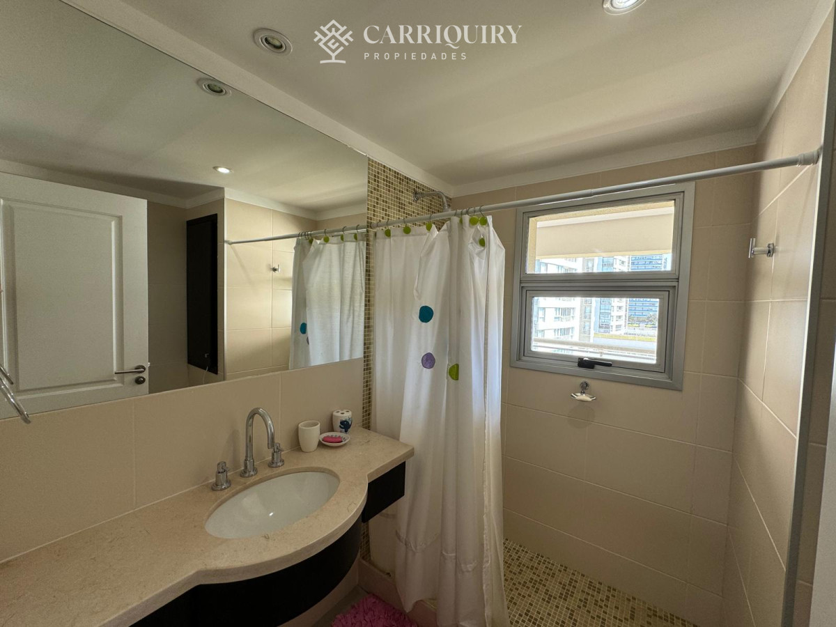 Apartamento ID.8433/Apartamento-en-Mansa--Punta-del-Este-en-venta-de-3-dormitorios. - Apartamento en Brava, 3 dormitorios *