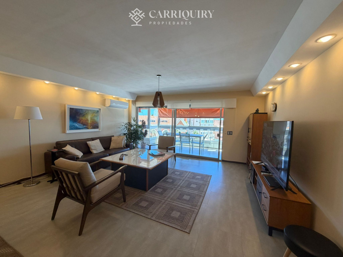 Apartamento ID.10271 - Apartamento en Venta de 3 dormitorio en Punta del este . Playa mansa , Parada 1 
