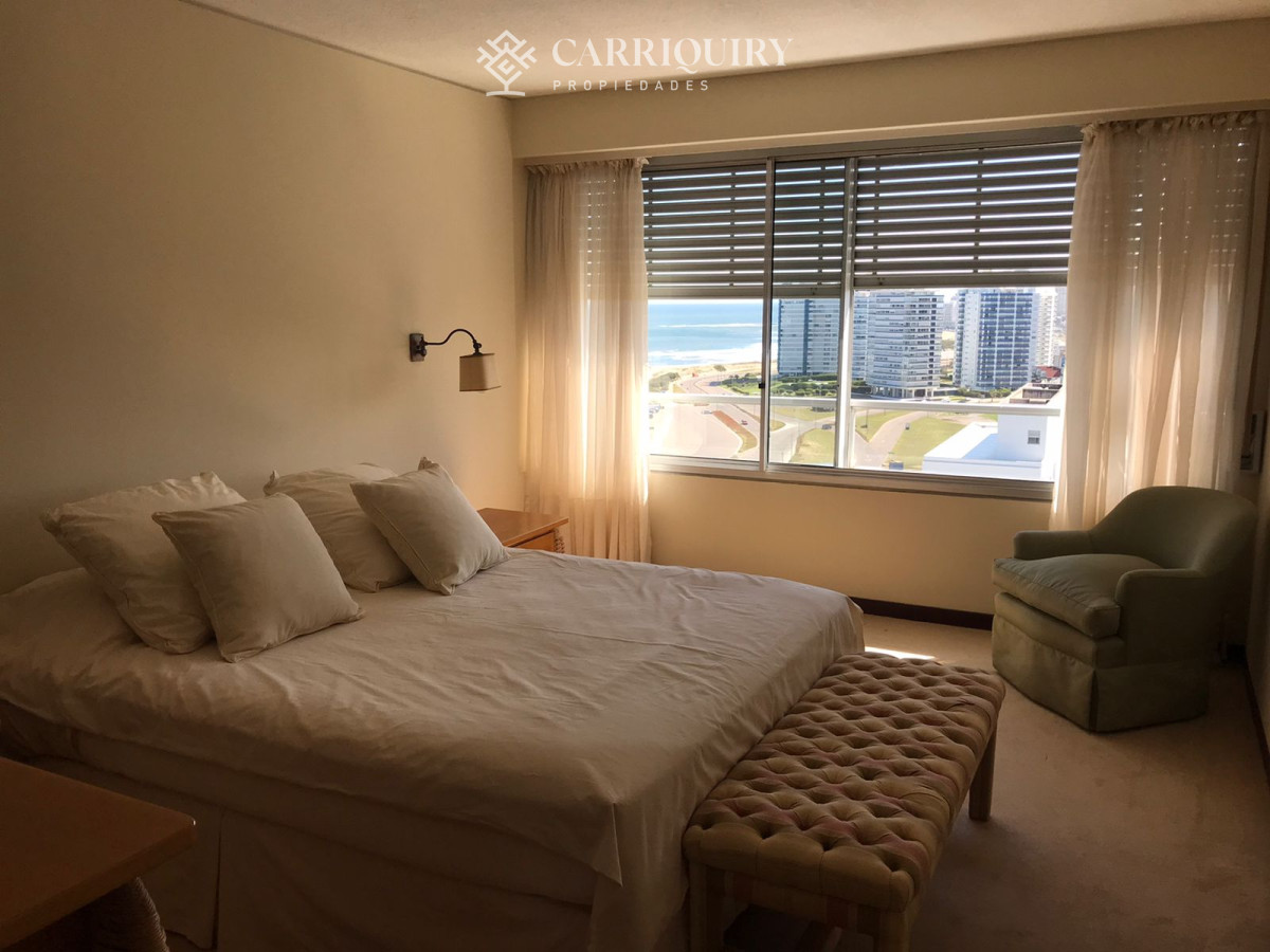 Apartamento ID.10633 - Apartamento en Venta de 3 dormitorios en  Punta del este , Playa Brava , Torre Tiburon 