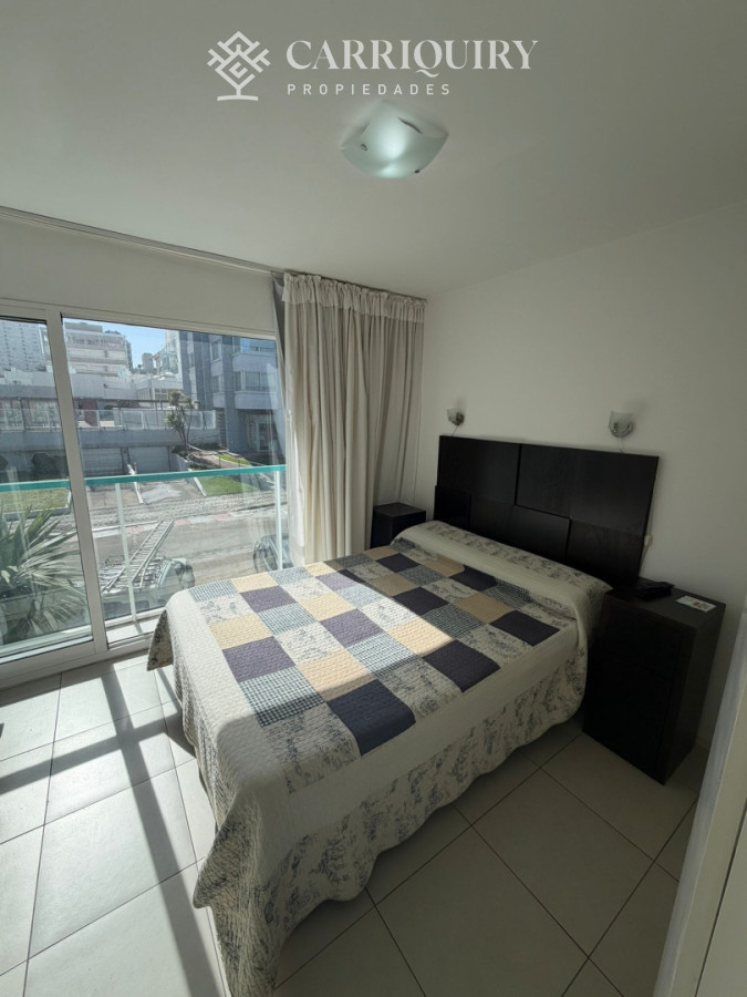 Apartamento ID.10555 - Apartamento de 1 dormitorio en Venta en Punta del este , Península , Bajos gastos a pasos del mar 