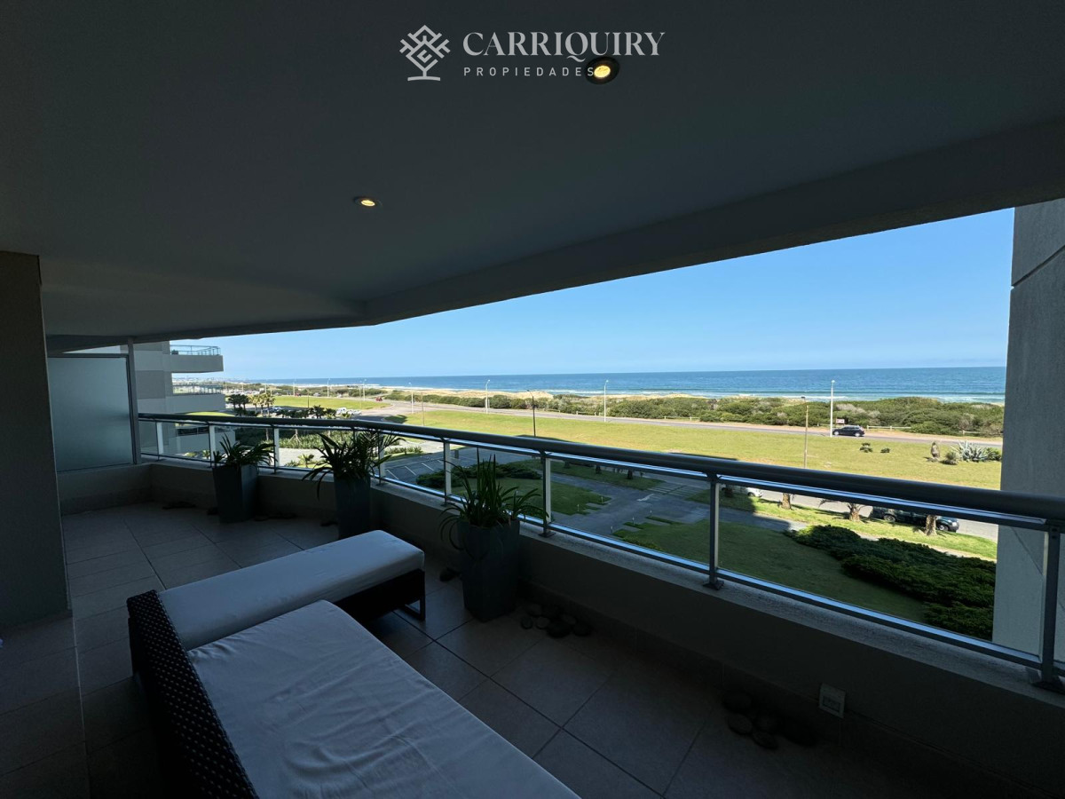 Apartamento ID.8433/Apartamento-en-Mansa--Punta-del-Este-en-venta-de-3-dormitorios. - Apartamento en Brava, 3 dormitorios *