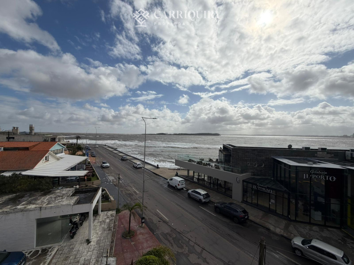 Apartamento ID.10097 - Apartamento de 2 dormitorios en venta en el Puerto , Punta del este 