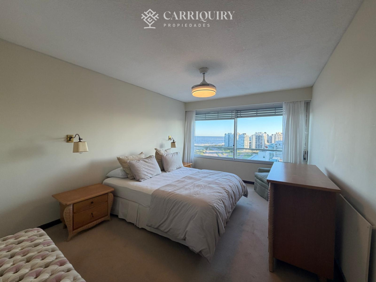 Apartamento ID.10633 - Apartamento en Venta de 3 dormitorios en  Punta del este , Playa Brava , Torre Tiburon 